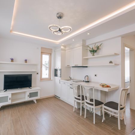 Splendido Mb Apartments Tivat Eksteriør billede